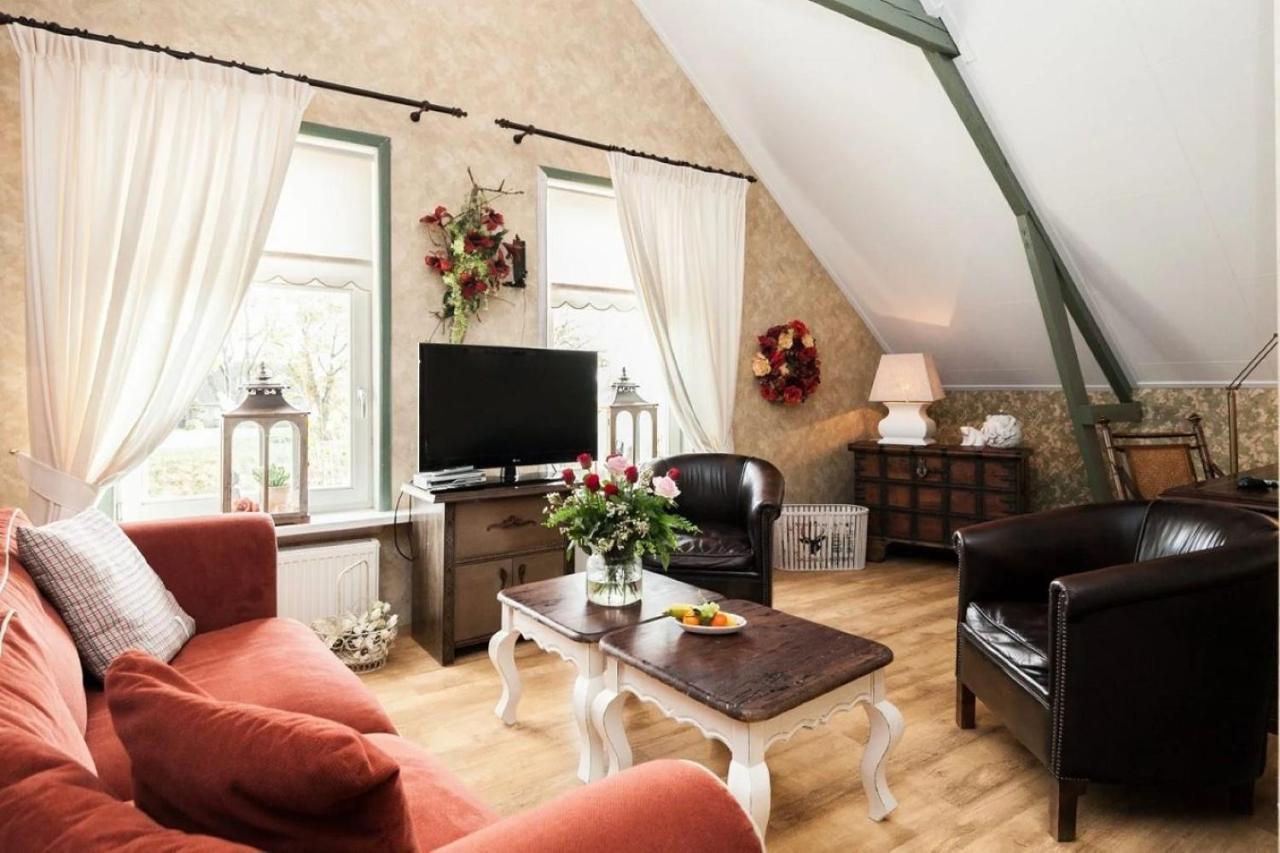 Bed and Breakfast Bij Aquamarijn Stieltjeskanaal Номер фото